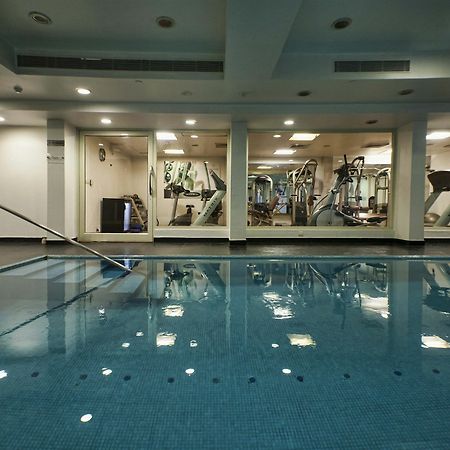 อเวลอน คอร์ตยาร์ด Hotel นิวเดลี ภายนอก รูปภาพ