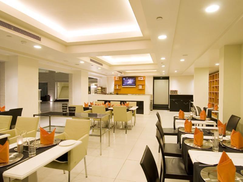 อเวลอน คอร์ตยาร์ด Hotel นิวเดลี ร้านอาหาร รูปภาพ