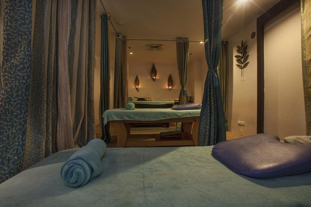 อเวลอน คอร์ตยาร์ด Hotel นิวเดลี ภายนอก รูปภาพ