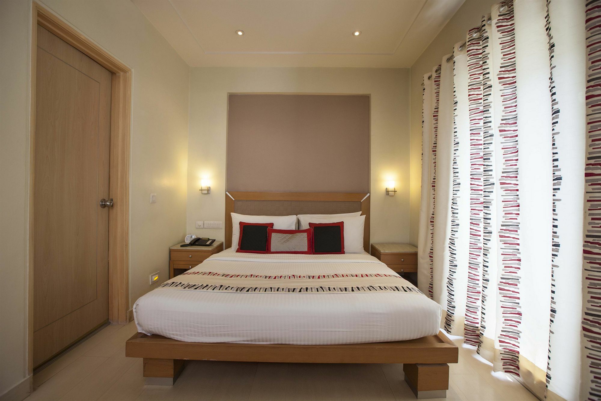 อเวลอน คอร์ตยาร์ด Hotel นิวเดลี ภายนอก รูปภาพ