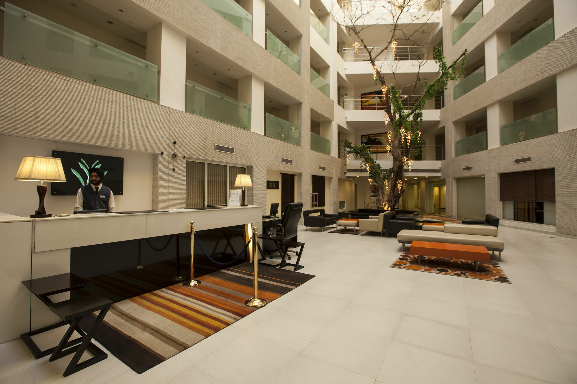 อเวลอน คอร์ตยาร์ด Hotel นิวเดลี ภายนอก รูปภาพ