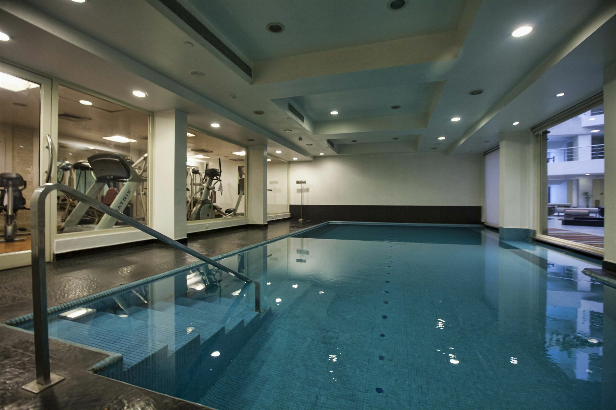 อเวลอน คอร์ตยาร์ด Hotel นิวเดลี ภายนอก รูปภาพ